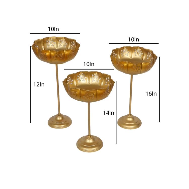 Saanjh Traditional Detachable Lotus Brass Urli – Set of 3 (Copy)